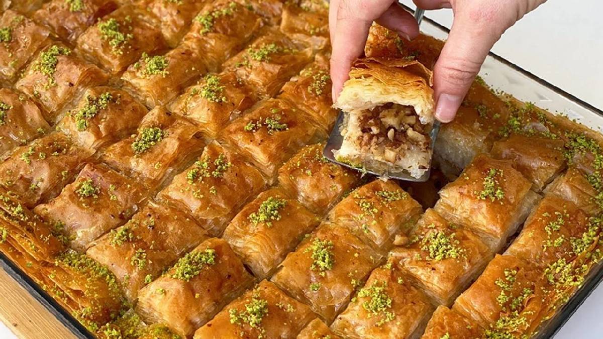 Baklavanın çıtırtısını 2 metre öteden duyurtan sır! Ustalar bile söylemek istemiyor: Deneyen bayramların yıldızı olacak