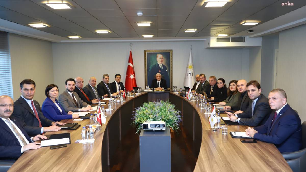 İYİ Parti Başkanlık Divanı toplandı: Partide en düşük maaş 28 bin lira olmalı