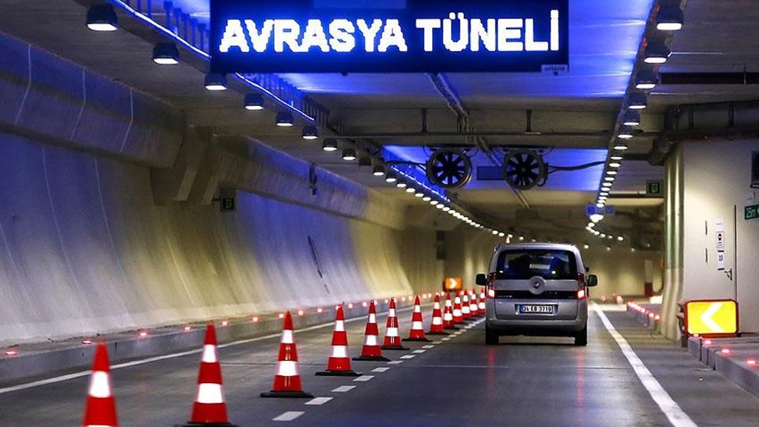 Köprü ve otoyolların ardından bir zam da yer altında: Avrasya Tüneli geçiş ücretlerine zam