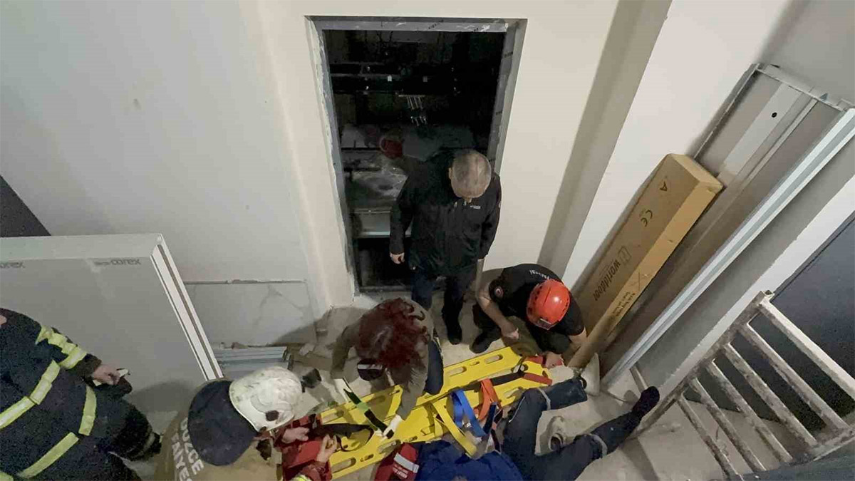 Düzce'de inşaat halindeki binanın asansörü düştü! 3 işçi yaralı