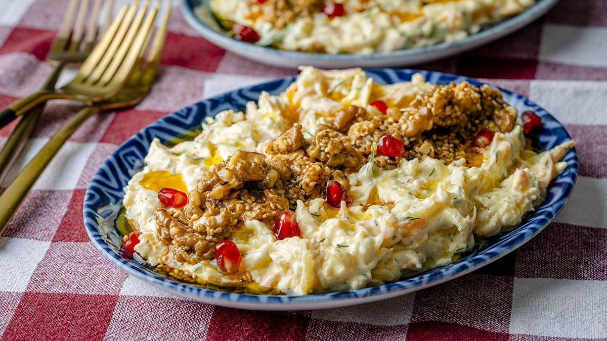 Havuçtan kabaktan yapılıyor da ayvalısı nasıl oluyor! İşte akıl almayan lezzet ayvalı tarator tarifi…