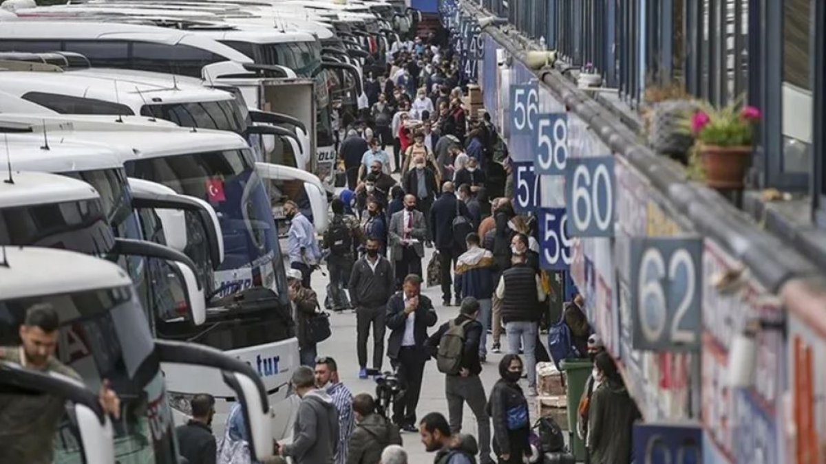 Türkiye'deki otobüsler 2024'te Dünyayı 52 bin kez dolaştı