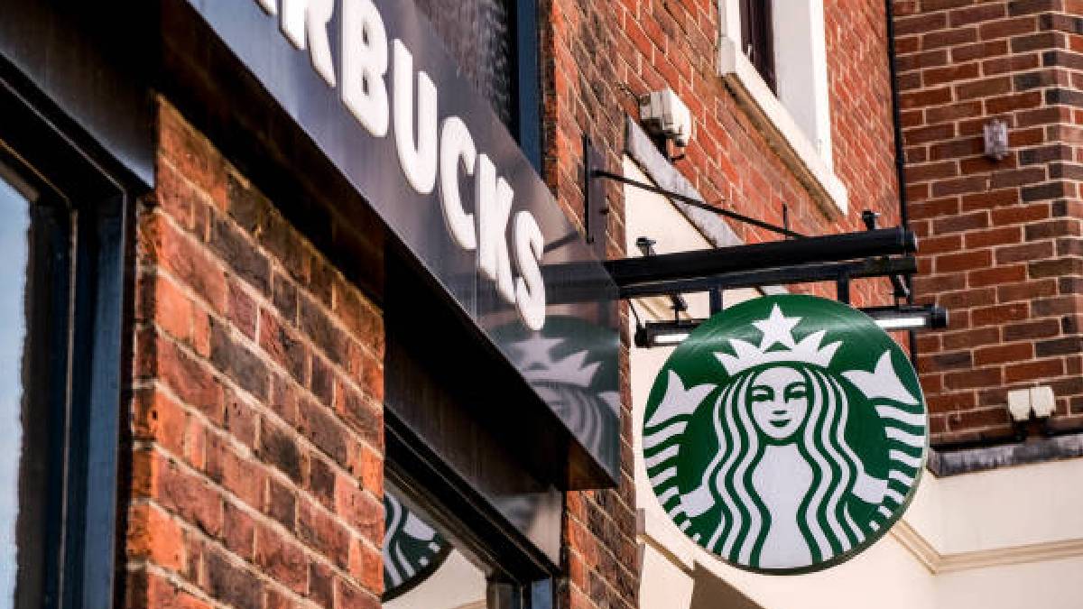 Starbucks, müşteri politikasını değiştirdi: Bir şey satın almadan oturmak yasak