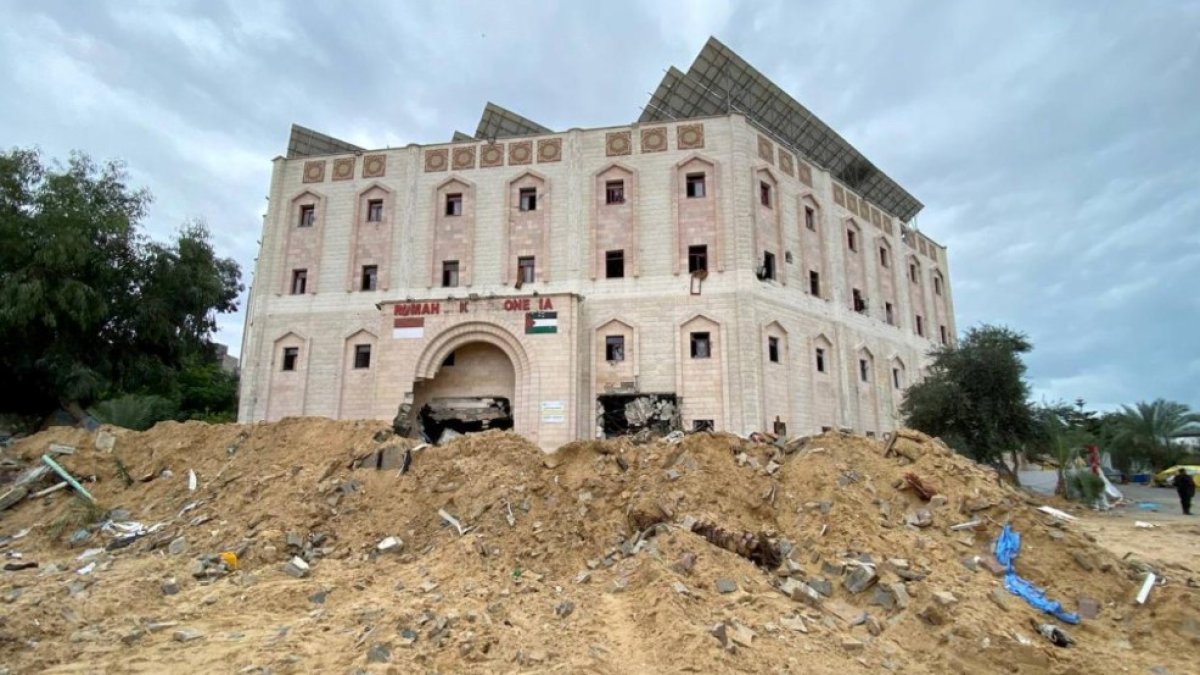 İsrail, Gazze’de Endonezya hastanesini kuşatma altına aldı