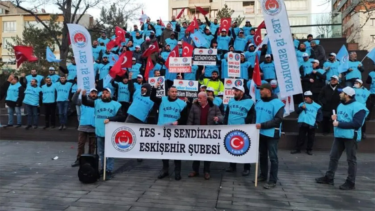 Dijital isyan başladı! 750 bin kamu işçisi kazan kaldırdı