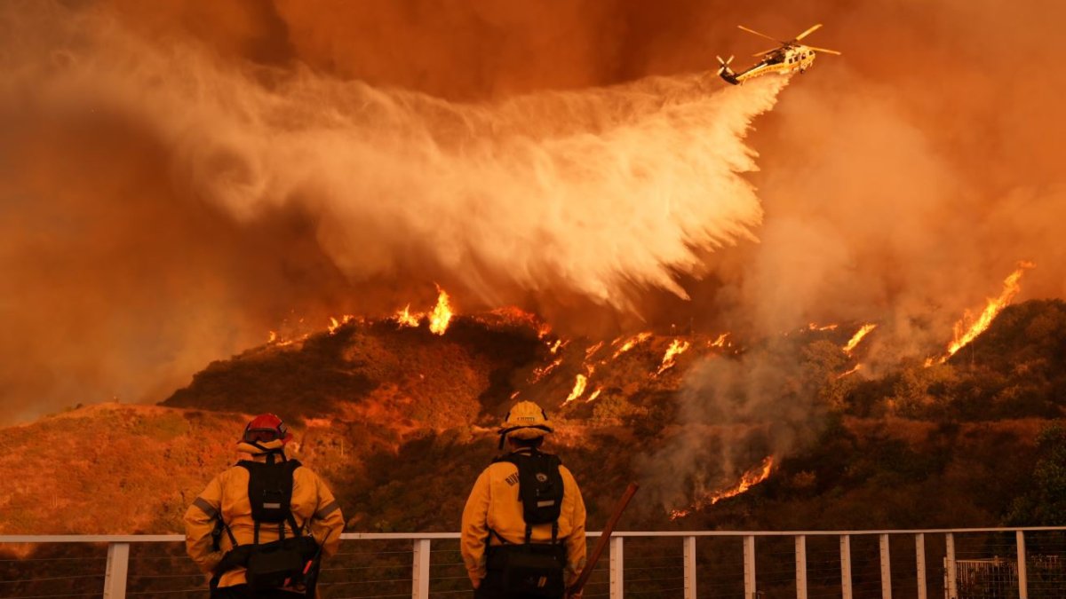 Los Angeles yangınında can kaybı 25'e yükseldi: 'Alev hortumu' uyarısı