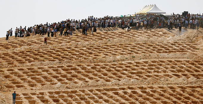 Çok sayıda kazılan mezara Gaziantep Büyükşehir Belediyesi'nden açıklama geldi