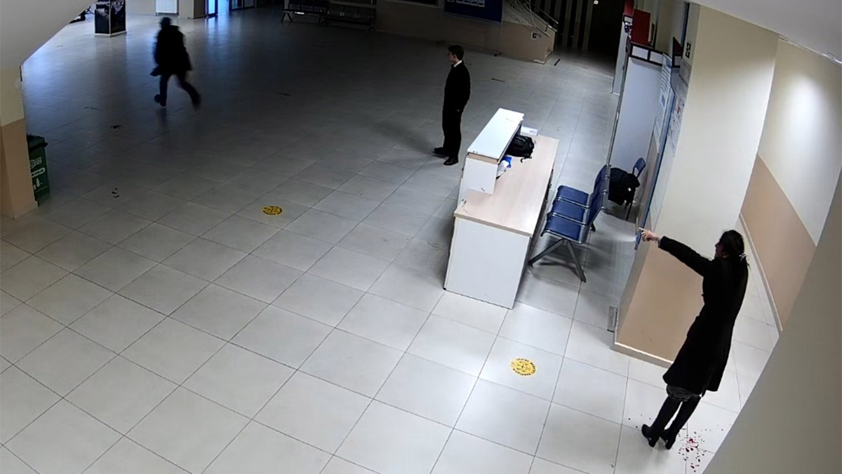 Büyükçekmece'de lisede dehşet! Öğrenci, müdür yardımcısını boğazından bıçakladı