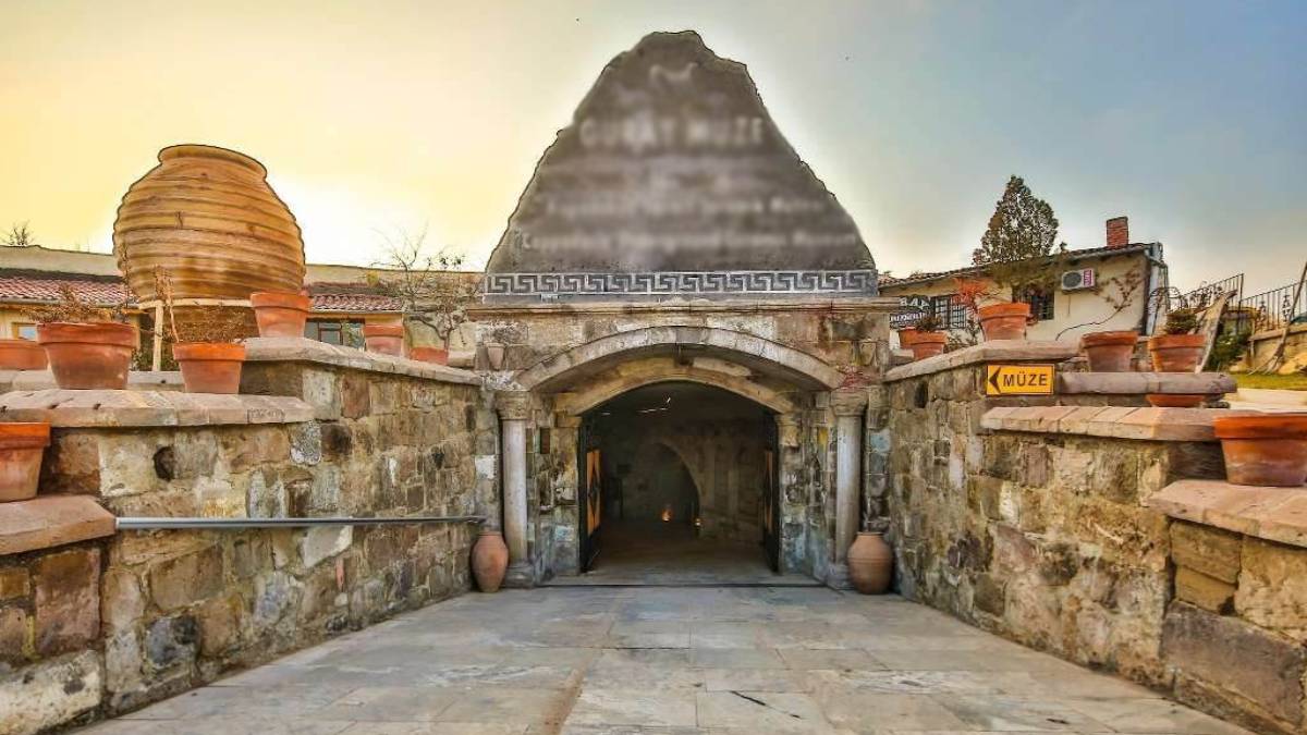 Kapıdan geçen 5 bin yıl öncesine gidiyor! Yerin tam 20 metre altına kuruldu, 7 yılda tamamlandı!