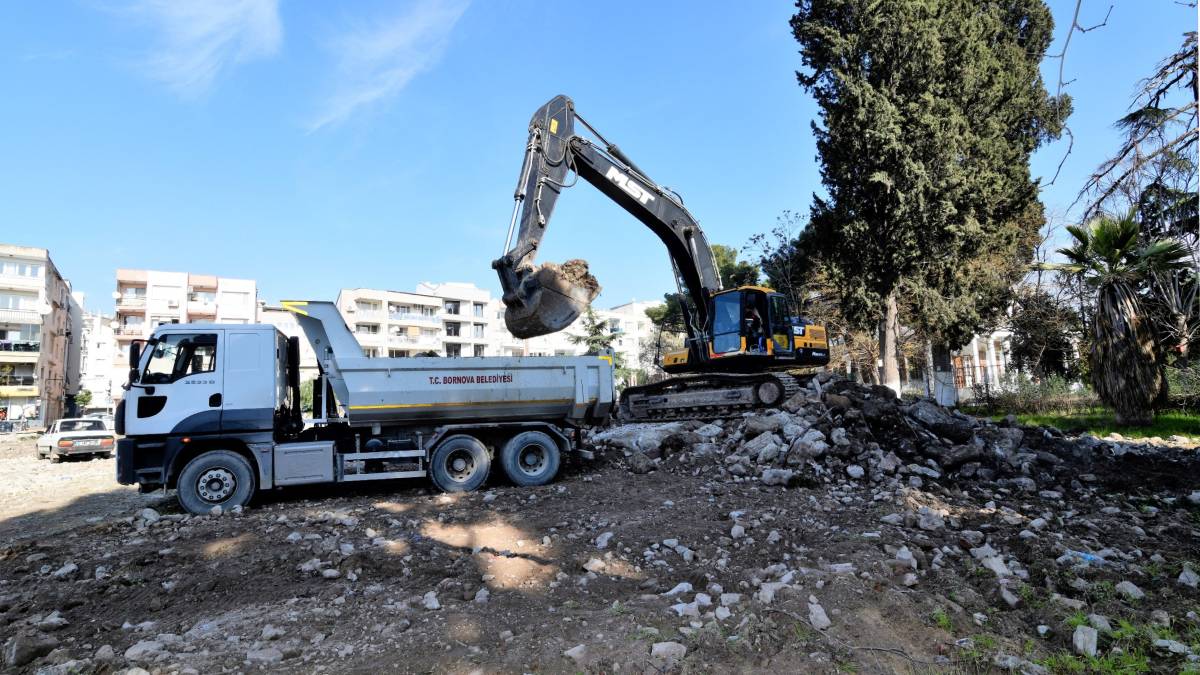 Bornova’ya ücretsiz halk otoparkı geliyor