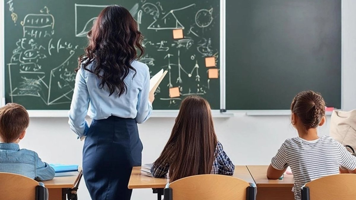 316 bin öğretmen, 'Uzman öğretmen' ve 'Başöğretmen' ünvanı aldı