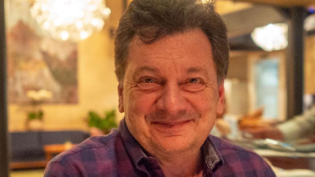 Vedat Milor'dan üzen açıklama! İlk kez hastalığını açıkladı: 15 yıl önce elleri ve ayakları uyuşunca öğrenmiş