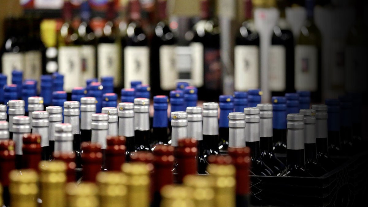 Sahte içkiden can kaybı 38'e yükseldi