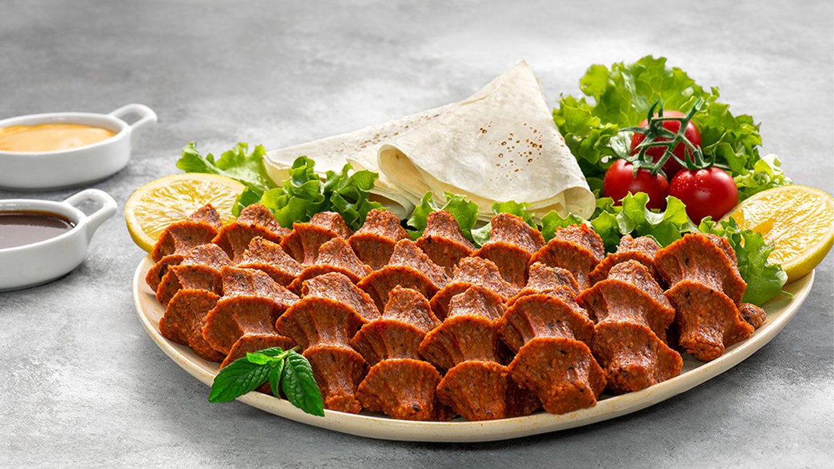 Çiğköfte yapmak için Urfalı olmaya gerek yok! Bu tarifle herkes usta... 15 dakikada çiğköfte yapılışı