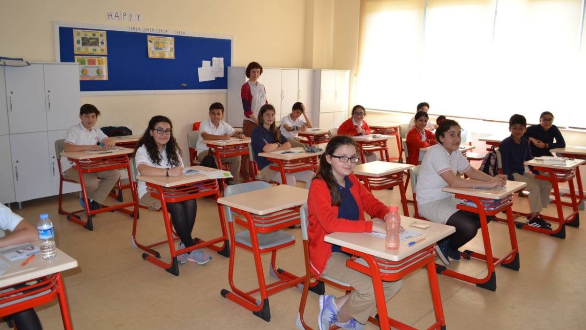 MEB'den yeni kararlar: İlkokullara sınıf tekrarı geldi, teneffüs süreleri değişti