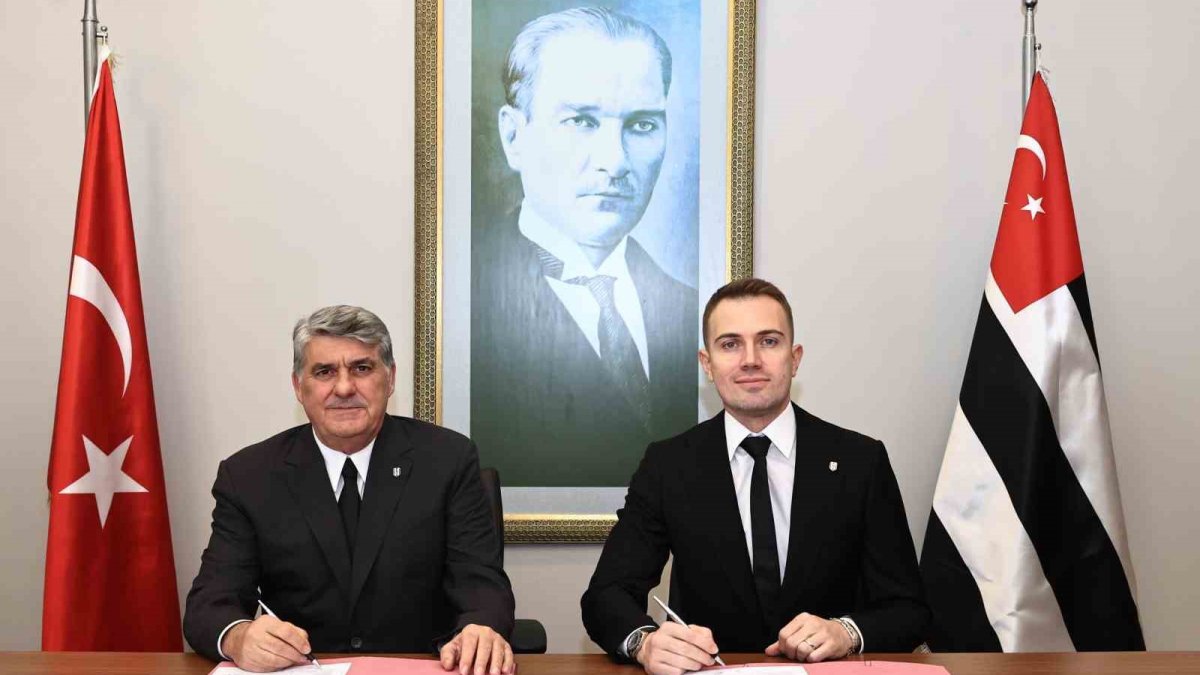 Beşiktaş'tan, Mert Günok'a yeni sözleşme