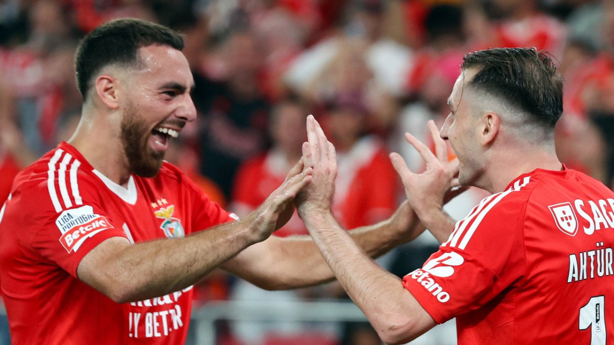 Türk yıldızlar sahne aldı: Benfica farklı kazandı