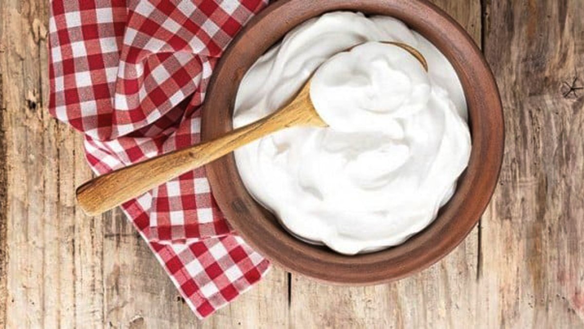 Evde süzme yoğurt yoksa bunu deneyin! Mezelere en pratik yöntem: 5 dakikada süzme yoğurt tarifi