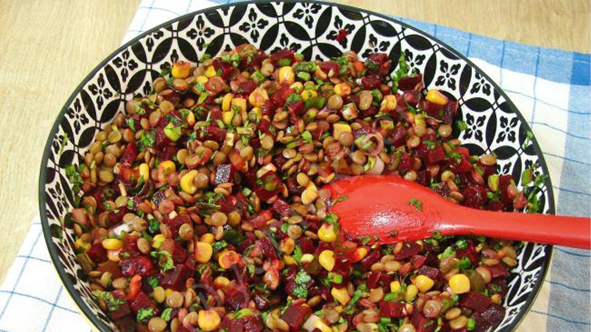 Bir yiyen bin yaşıyor! Sayısız faydası olan pancarı böyle yapın: En güzel salata tarifi