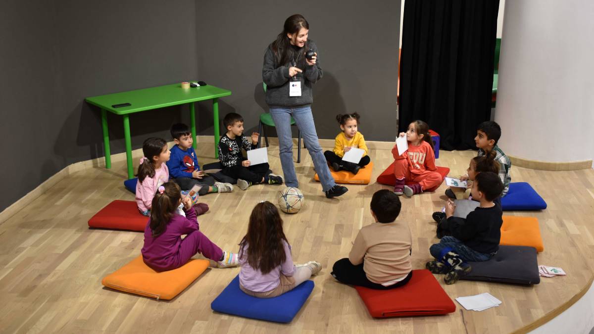 Karabağlar’da yarıyıl tatili çocuklar için sanat ve eğlenceyle dolu