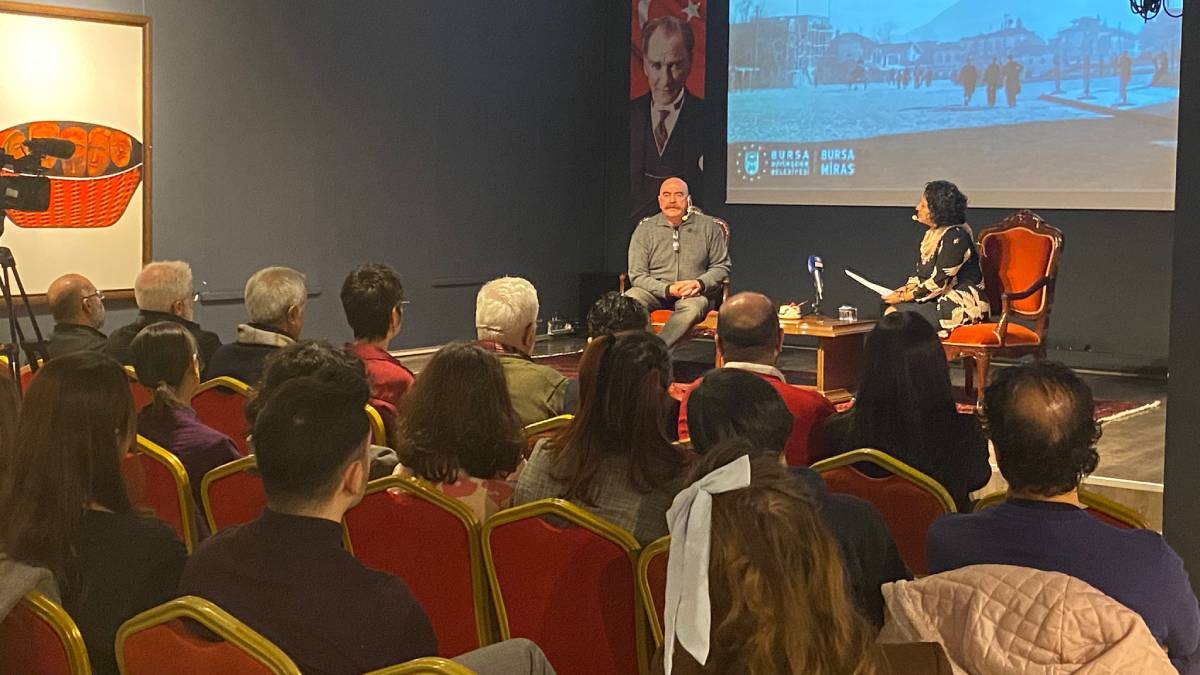 ‘Bursa Bellek- Kent Söyleşileri’nin ilk konuğu Ezel Akay oldu