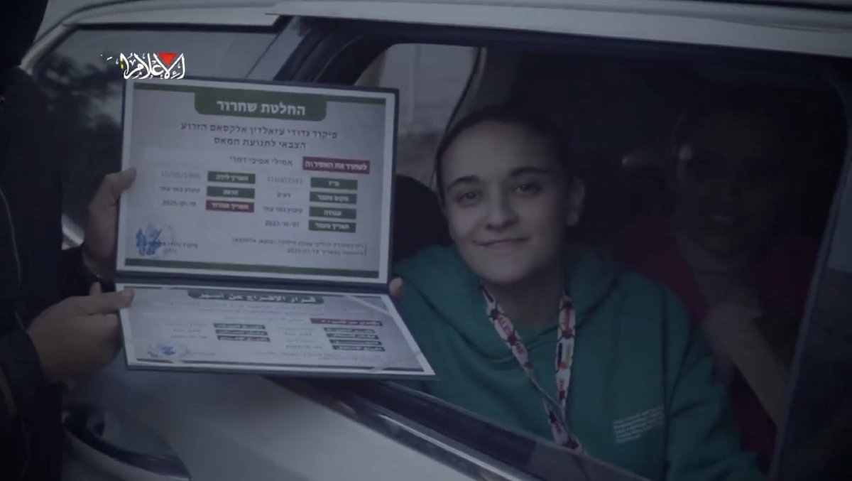 Hamas’tan insani ve stratejik mesaj... Esir kadınlara verdiği hediyelerle gönülleri fethetti