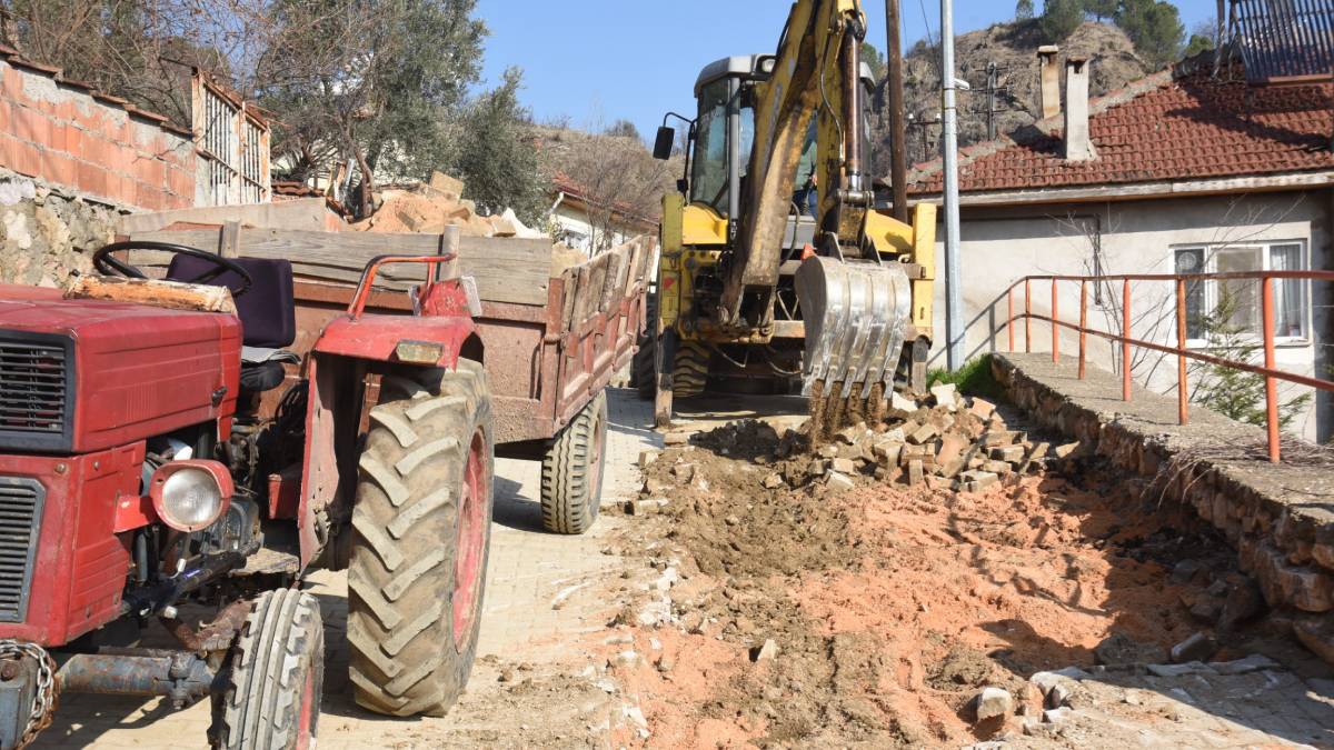 Orhangazi Mahallesinde cadde ve sokaklar yenileniyor