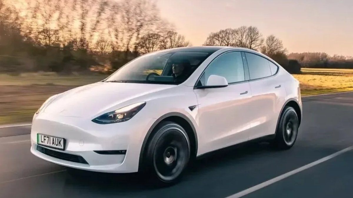 Yeni Tesla Model Y'nin ilk teslimatı gerçekleşti! Merakla bekleniyordu