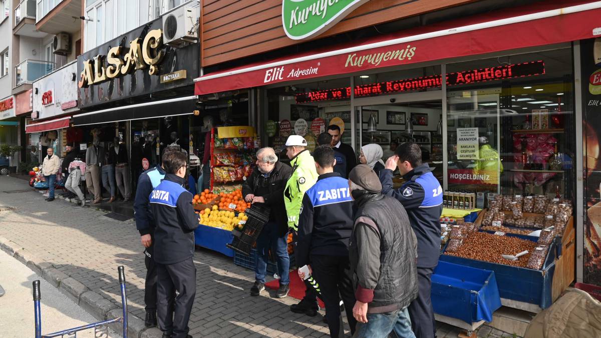 Karabağlar Belediyesi’nden kaldırım ve yol işgallerine karşı ikili denetim