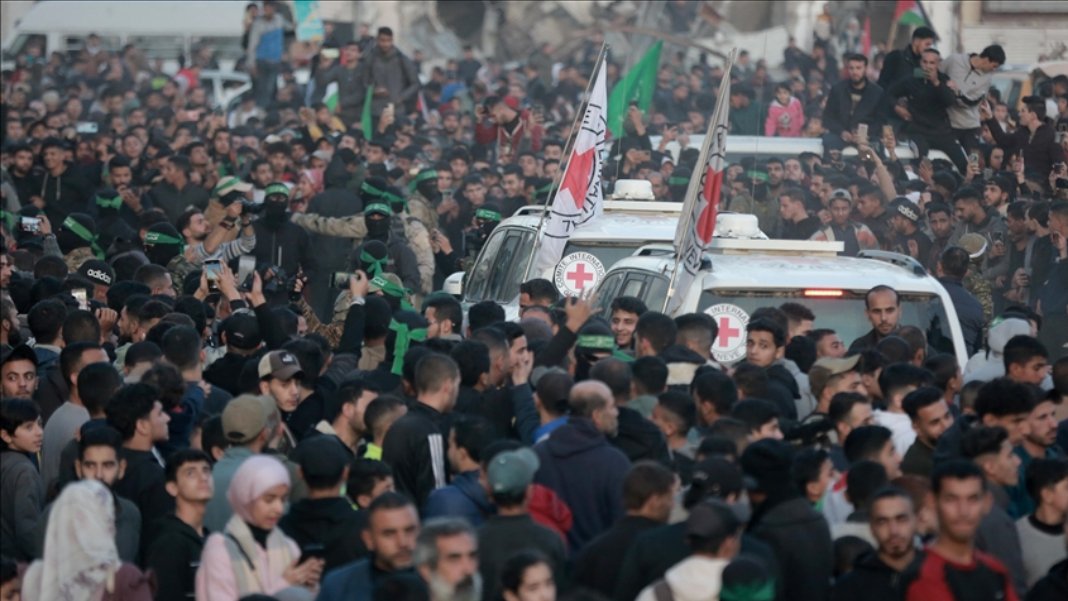 Esir takası anlaşması devam ediyor: 4 İsrailli kadın askere karşı 200 Filistinli