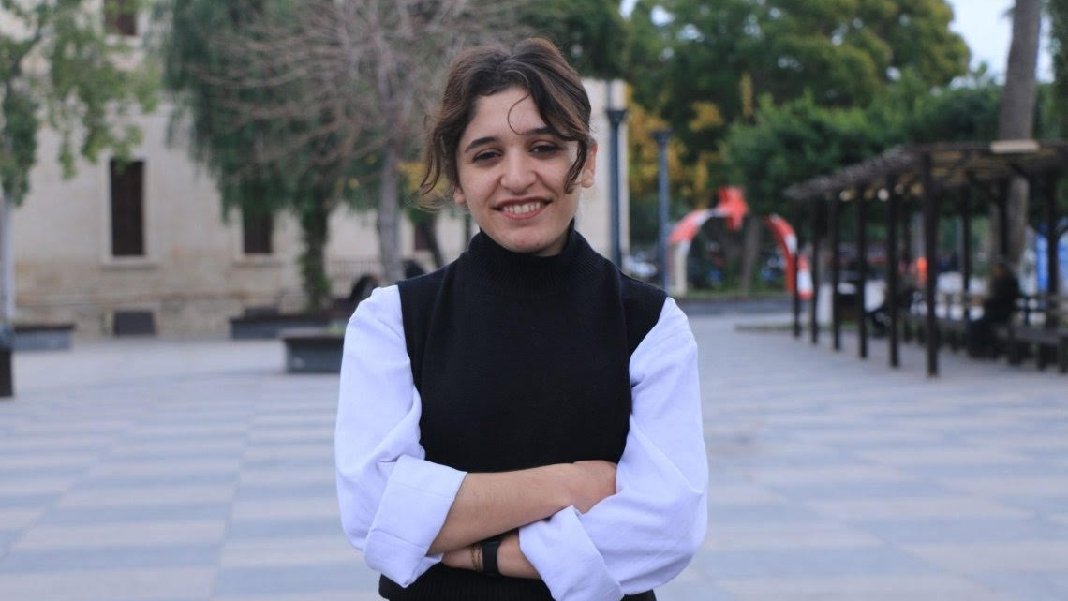 Gazeteci Yüsra Batuhan'a hapis cezası