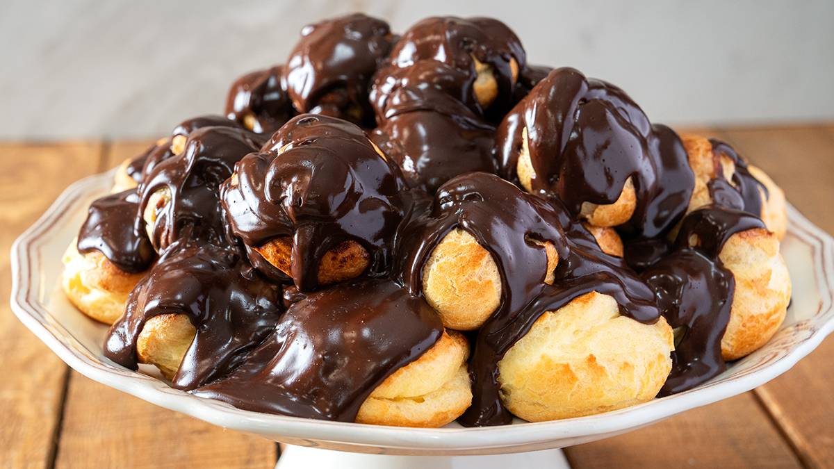 Herkes hazır zannediyor, pastaneler bile kıskanıyor! Dışardan almaya son! İşte bire bir ölçü profiterol tarifi…