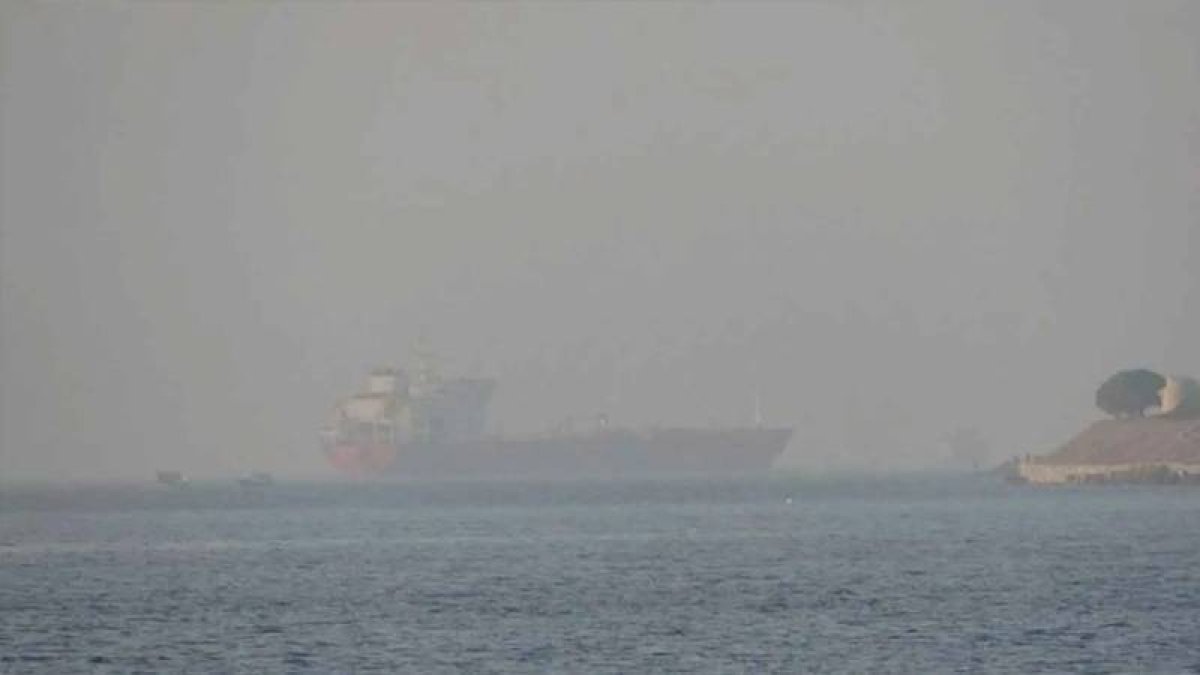 Çanakkale Boğazı sis nedeniyle gemi trafiğine kapatıldı
