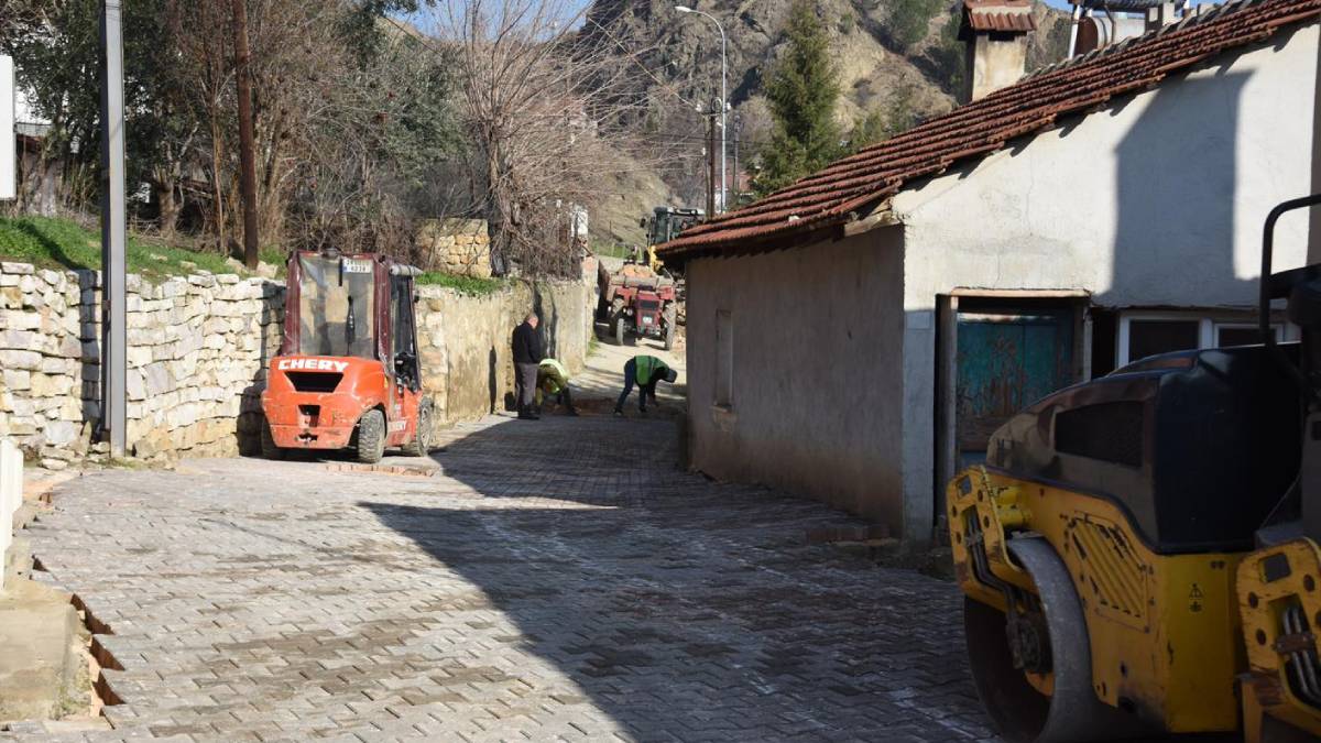 Başkan Subaşı, Orhangazi Mahallesi'ndeki çalışmaları kontrol etti