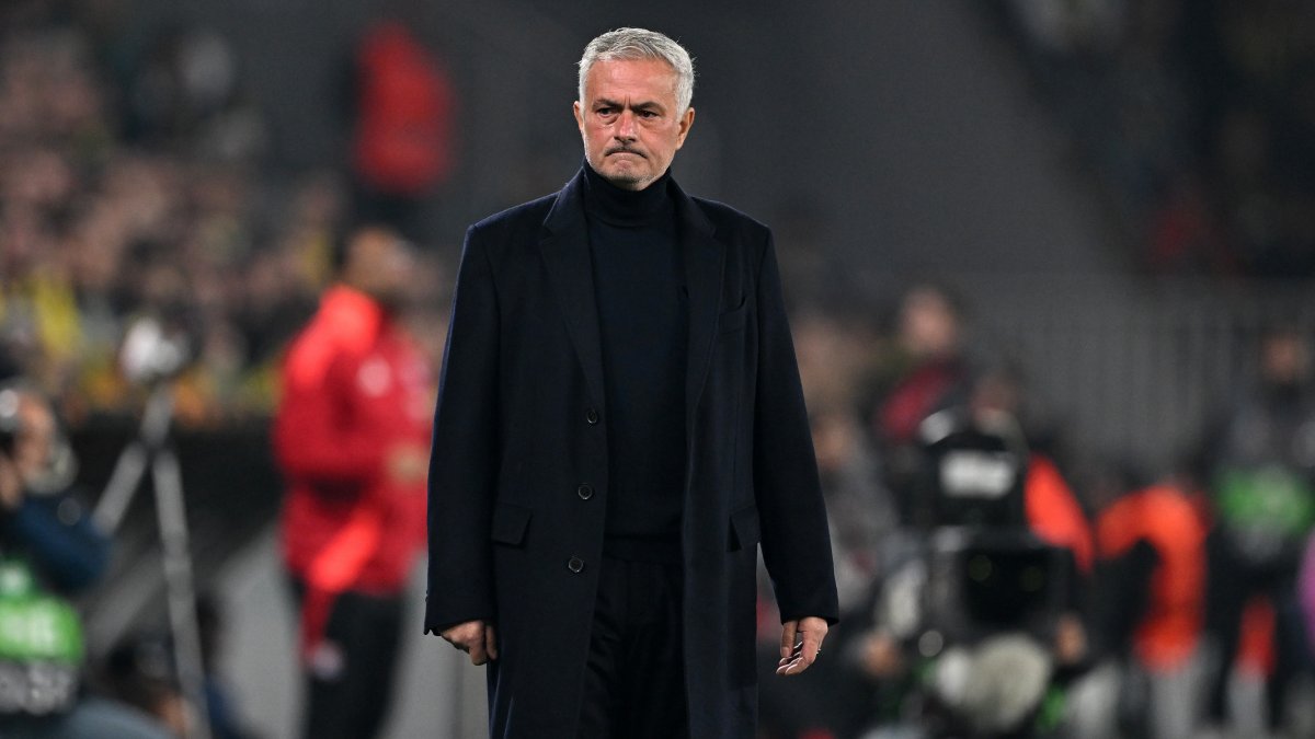 Jose Mourinho Lyon karşılaşması sonrası VAR'a sitem etti! VAR, hakeme yardım etmek için orada