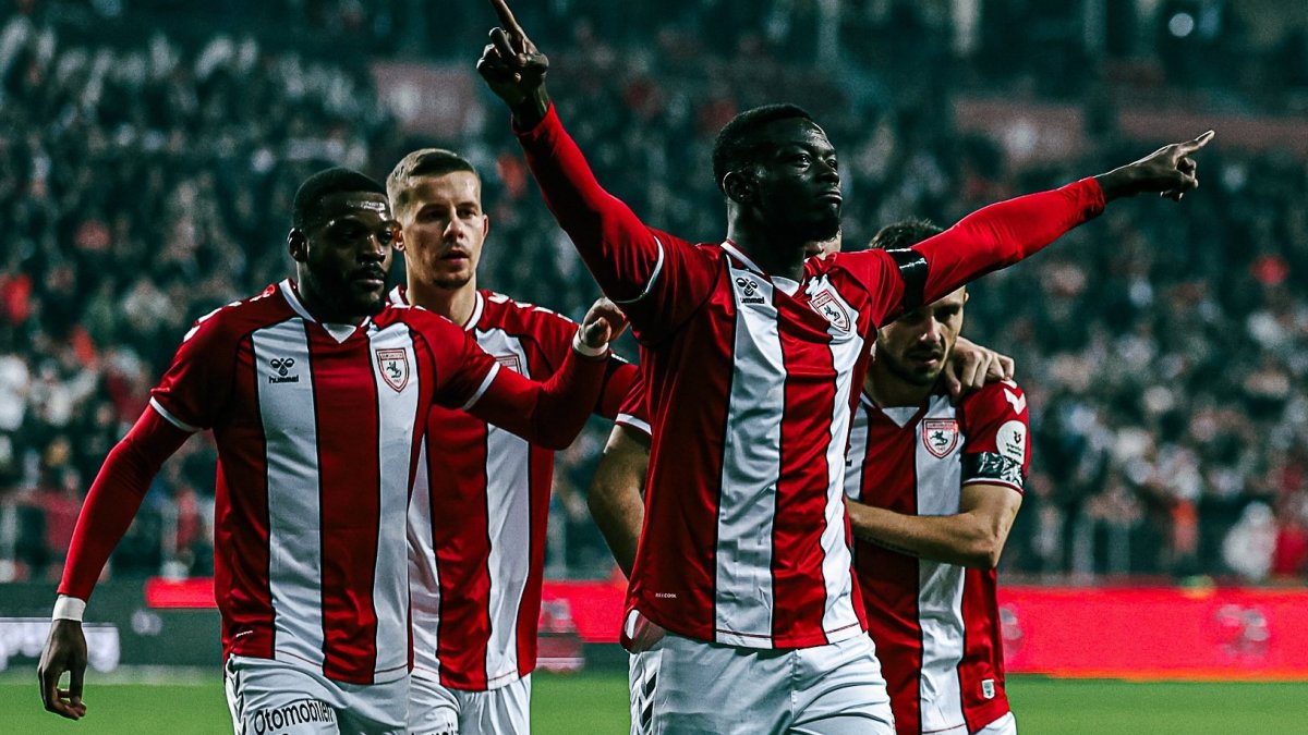 Samsunspor sakatlığı açıkladı: Yıldız futbolcunun parmağı kırıldı