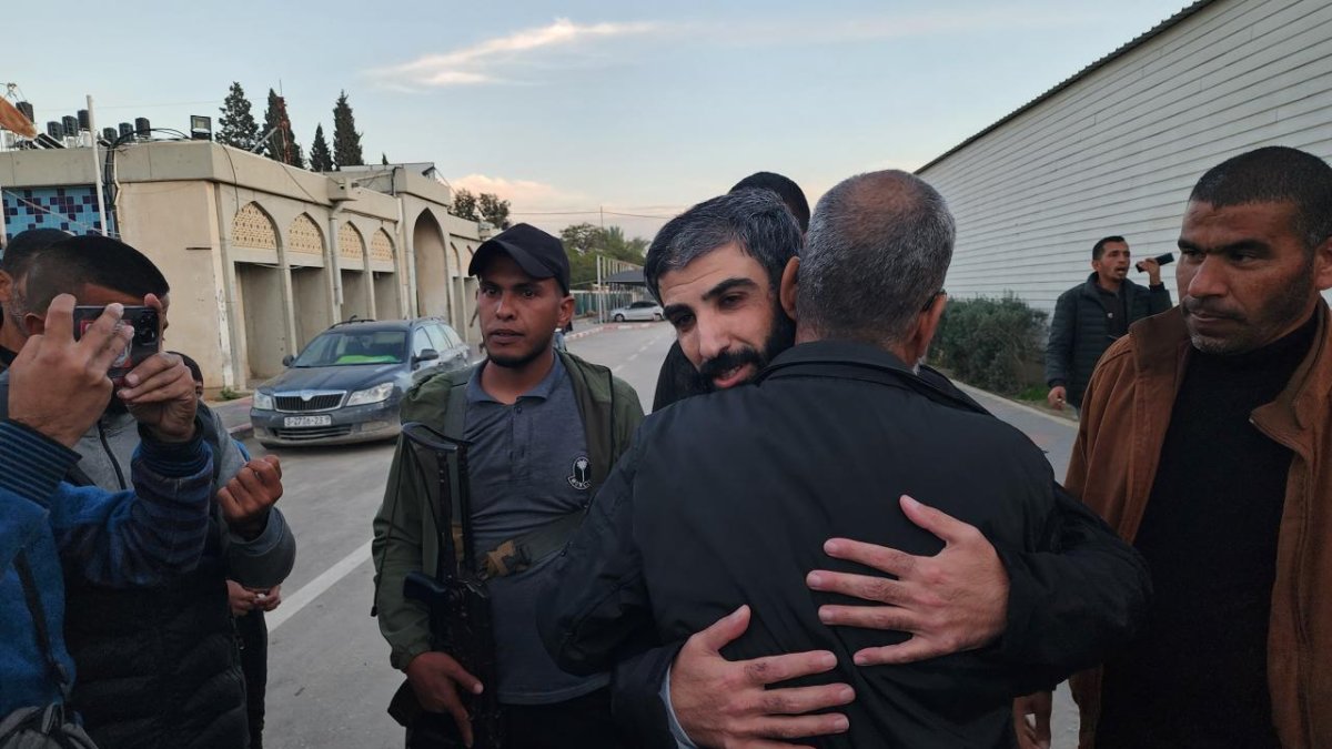 İsrail, Filistinli 10 tutukluyu serbest bıraktı