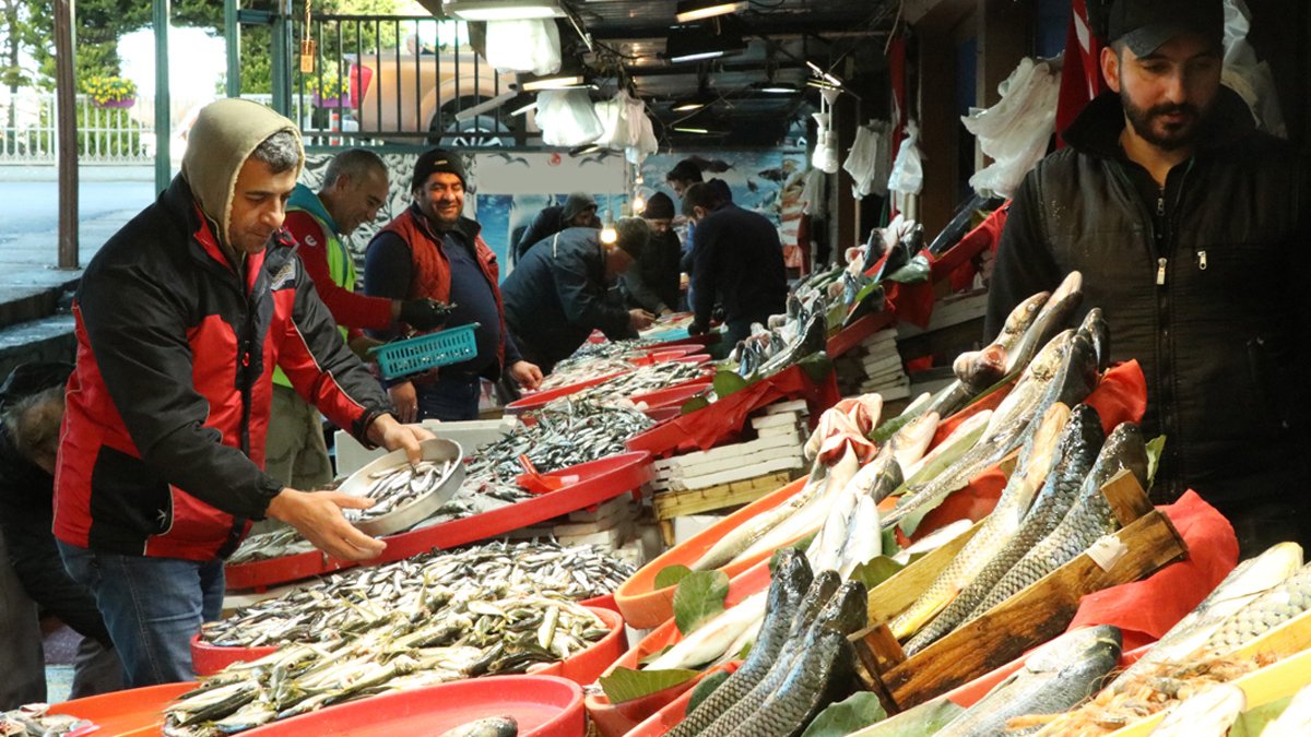 Esnaf maliyetten tüketici etiketten şikayetçi: Çinekopun kilosu bin liraya dayandı