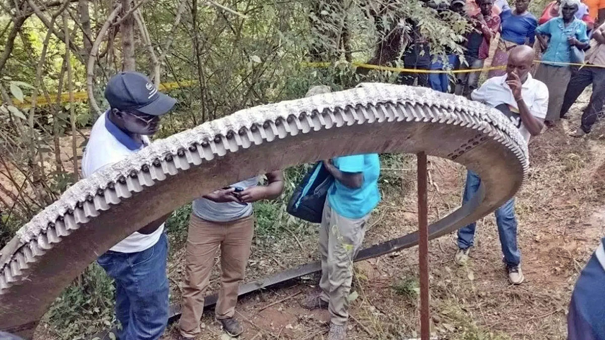 Gökyüzünden düşen yarım tonluk gizemli cisim şoke etti! Bilim insanları sır perdesini aralamaya çalışıyor