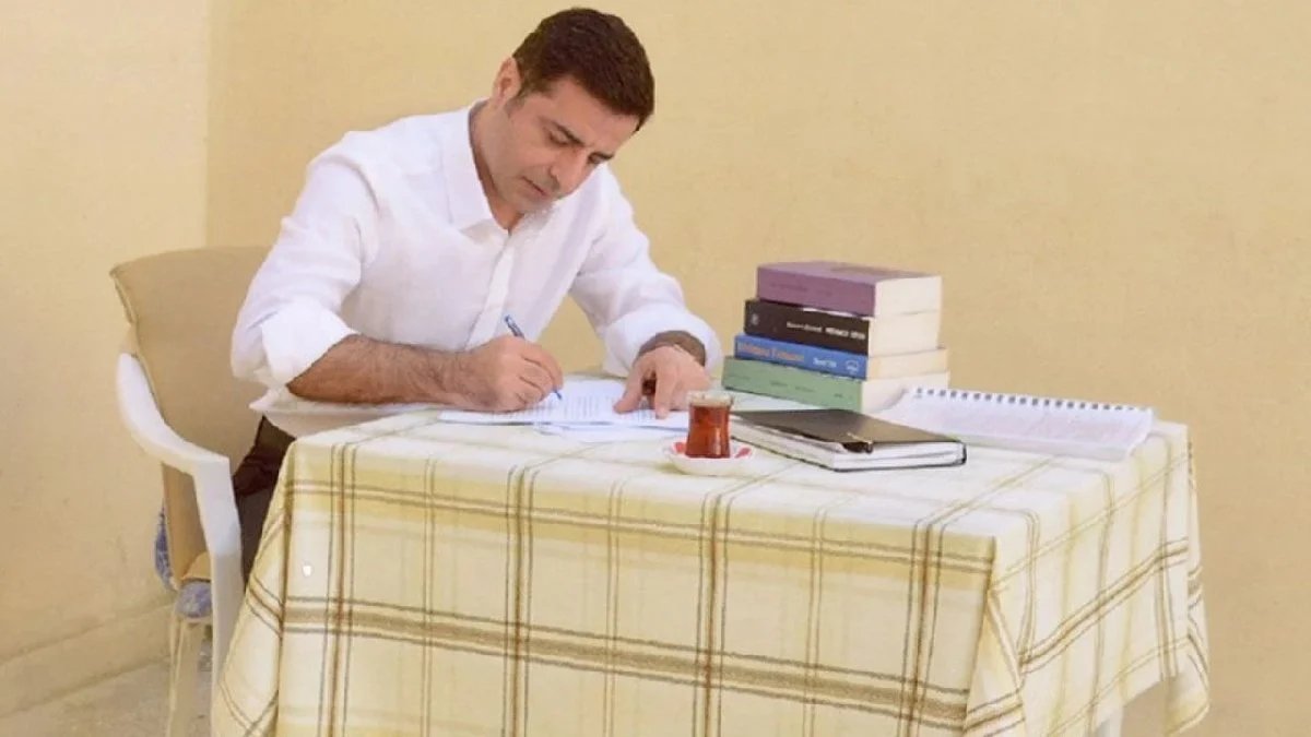 Selahattin Demirtaş: Demokrasiyi kucaklamadan barışı sağlamak mümkün değil