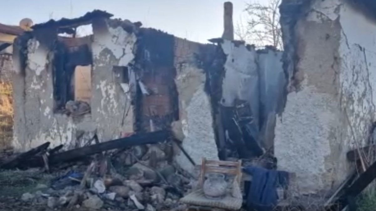 Karatepe köyünde korkunç olay: Köyde yalnız yaşayan Kazım Güngör, küle dönen evde cesedi bulundu