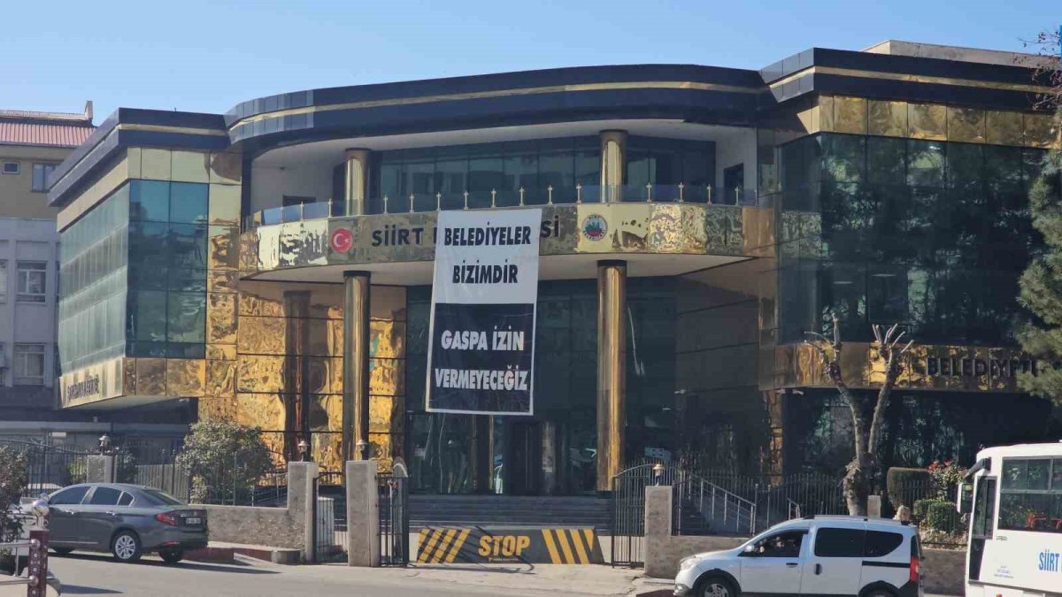 Siirt Belediyesi'ne de kayyum