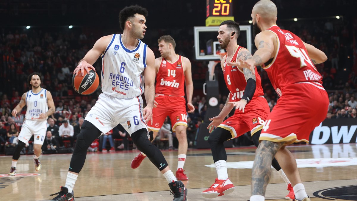 Anadolu Efes, deplasmanda Olympiakos'a kaybetti