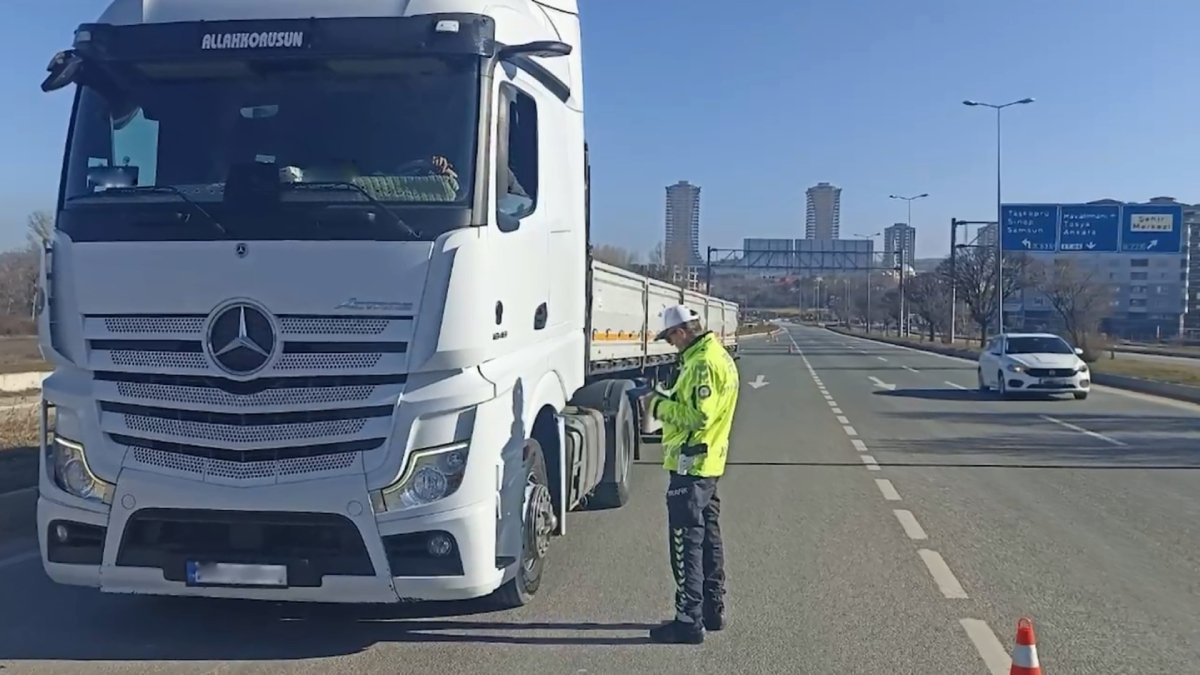 Kamyon, çekici ve tankerlere yönelik denetim: Ocak ayında 135 bin sürücüye ceza