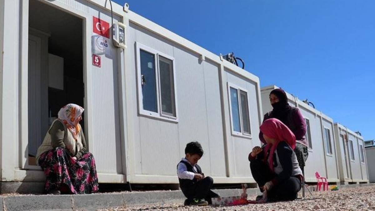 21 metrekarede çaresizlik: Depremzedeler TOKİ'den umut bekliyor