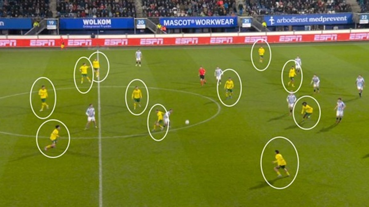 Herkes bu futbol skandalını konuşuyor! 12 kişiyle sahaya çıkıp gol attılar