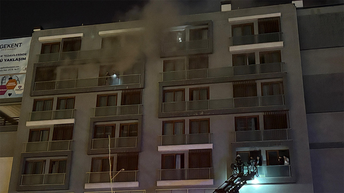 Denizli'de 7 katlı binada yangın