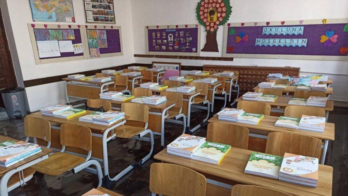 20 milyon öğrenci bugün ders başı yapıyor