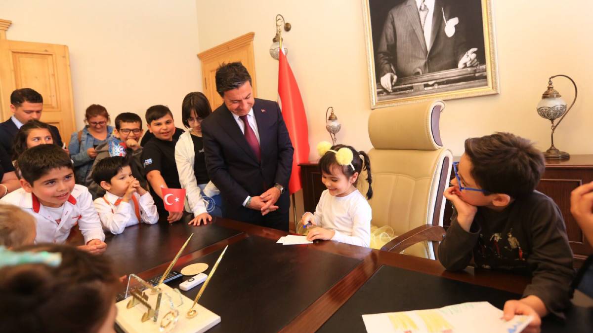 Büyükşehir eğitim desteklerini sürdürüyor