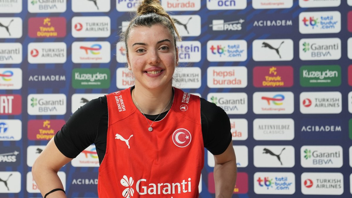 A Milli Kadın Basketbol Takımı oyuncuları Elif Bayram ve Sinem Ataş: Hedefimiz 6'da 6 yapmak